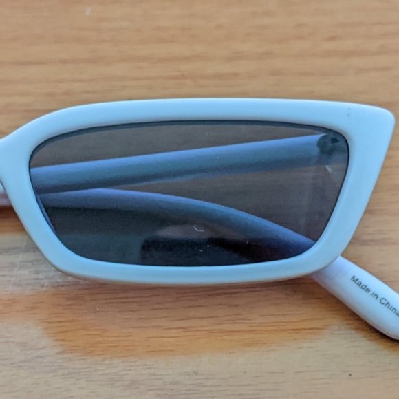 Elizabeth and James Sunglasses #2💥PRICE DROP💥 - Picture 5 of 10